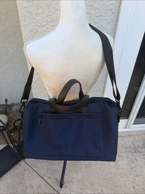 Away The Everywhere Bag in Navy Blue Travel Bag